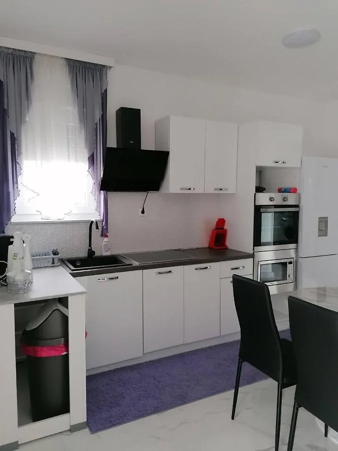 Vila Slavica Vir Kroatien