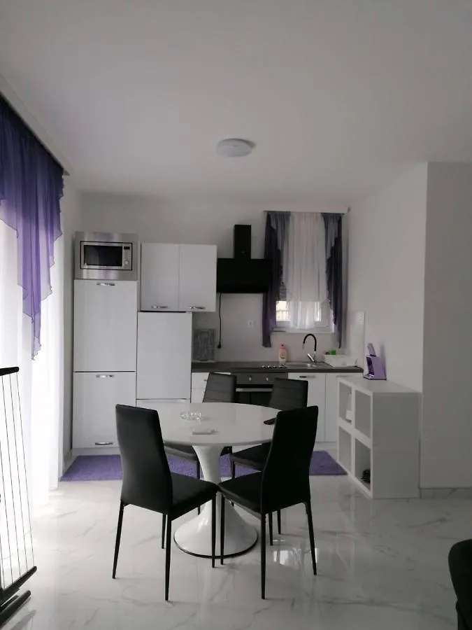 Vila Slavica Vir Apartment