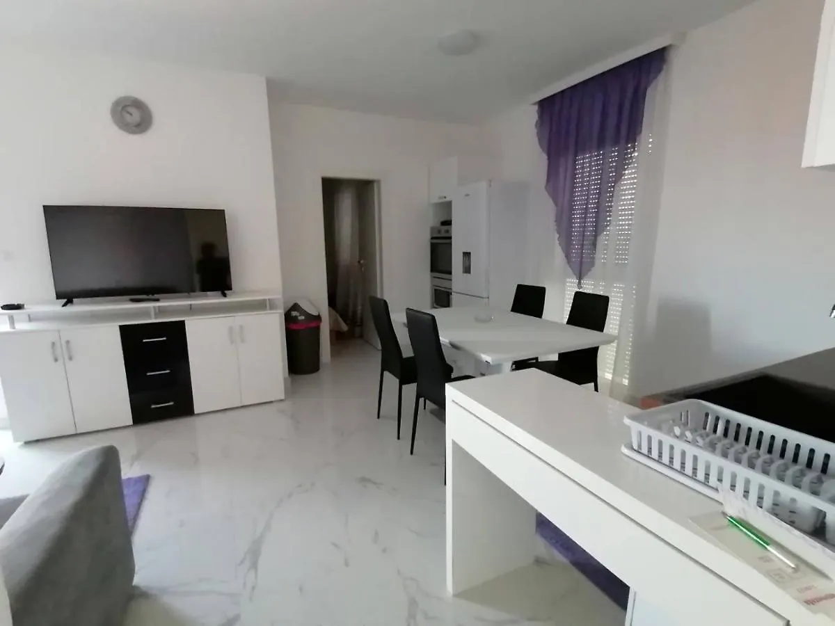 Apartment Vila Slavica Vir