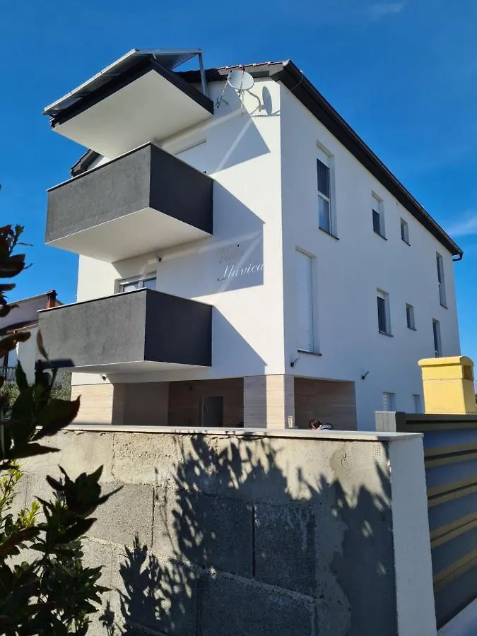 Apartment Vila Slavica Vir