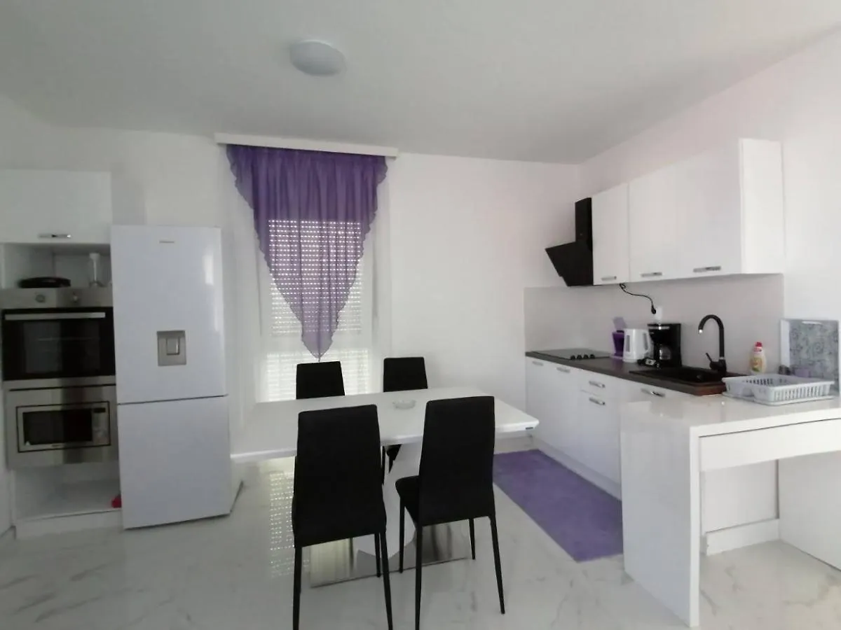 Vila Slavica Vir